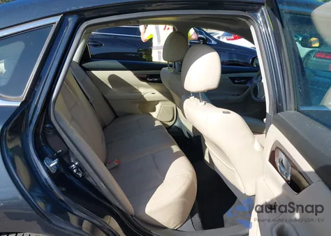 2015 Nissan Altima 3.5 S/3.5 Sl/3.5 Sv z USA, uszkodzony, nr VIN 1N4BL3AP0FC263504